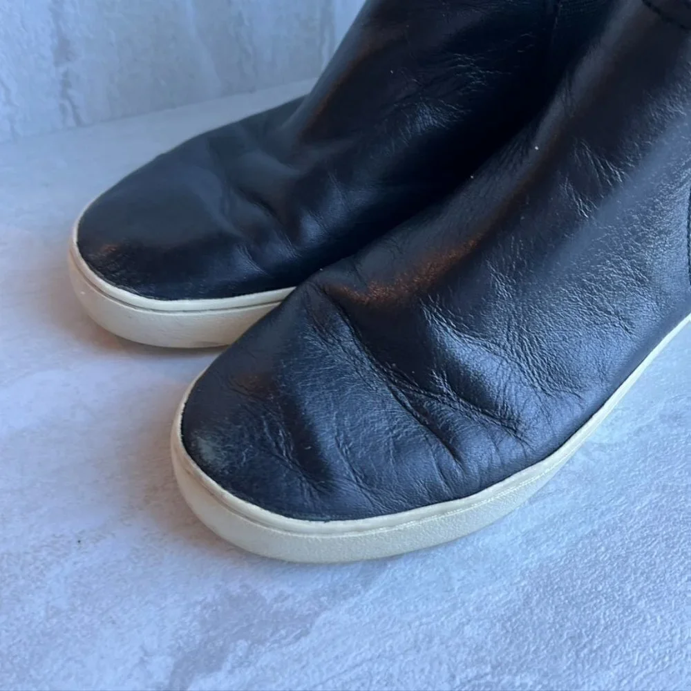Michael Kors Black leather Womens Sneaker Booties pull on Size 6.5